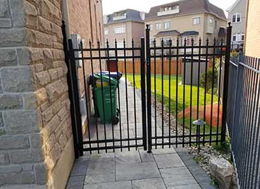 Picket fence gates canada