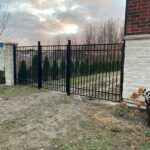Modern Aluminum Picket Fence Gates-Aluminum Picket Fence Gates installation in Barrie (1)